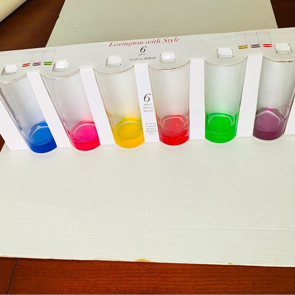 Set of 6 high water fruit juice glasses with 6 different colored bottoms NWT